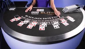 Permainan live casino dengan dealer profesional di apikbet88